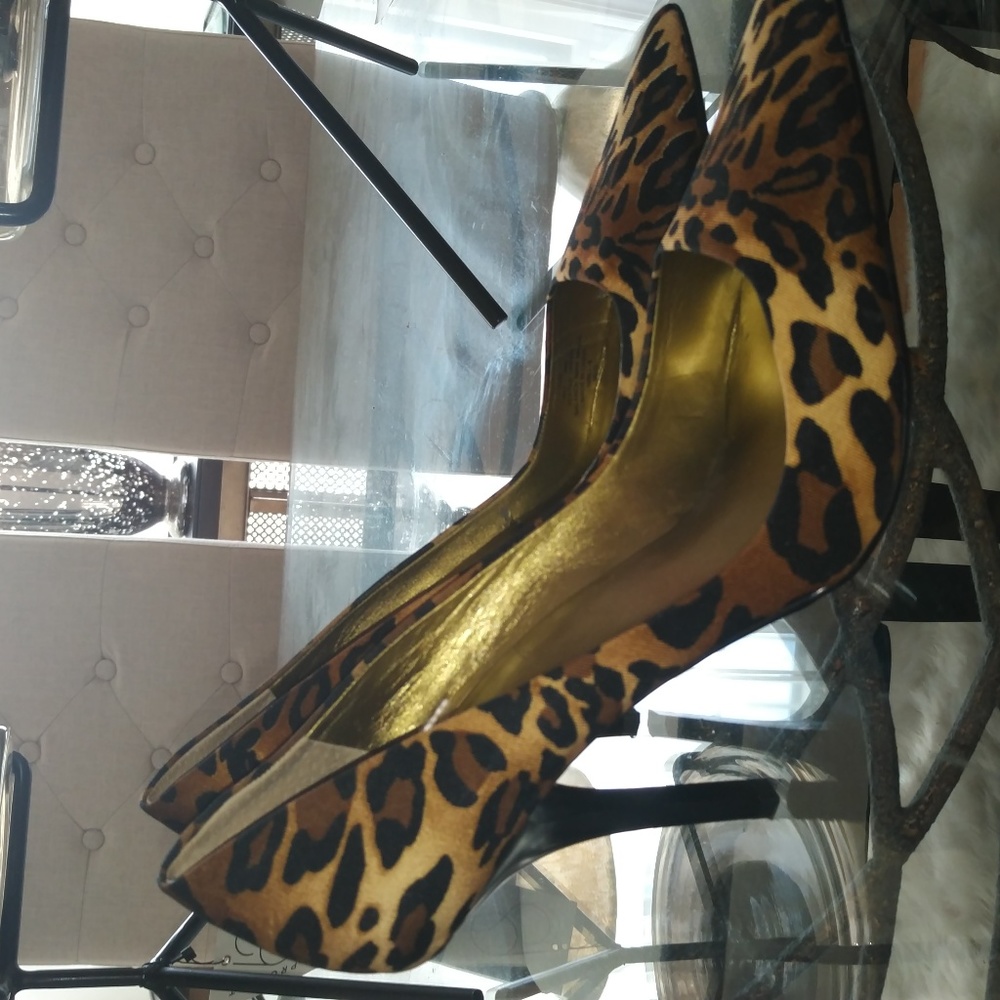 size 11m, Worthington fabric shoes. four inch heel